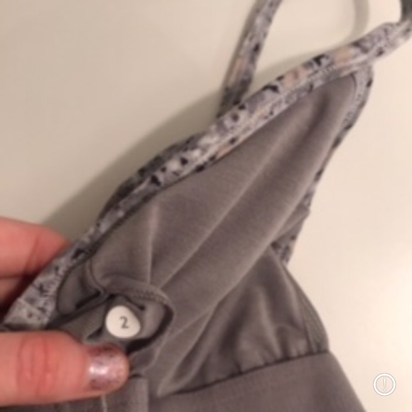 Lululemon Power Y Tank Sz 2 - Picture 5 of 8
